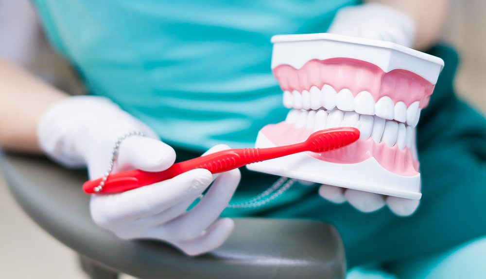 Daily cleaning routine after dental implant